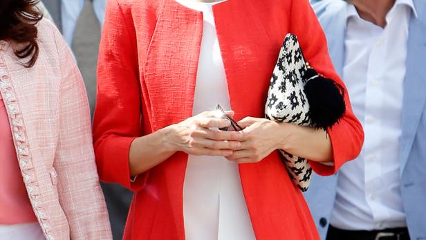 Lockere Königin Letizia: Ohne Felipe in Honduras
