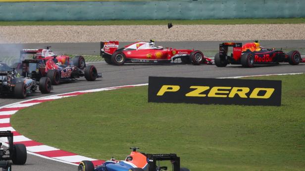 Sebastian Vettel touchierte Kimi Räikkönen.