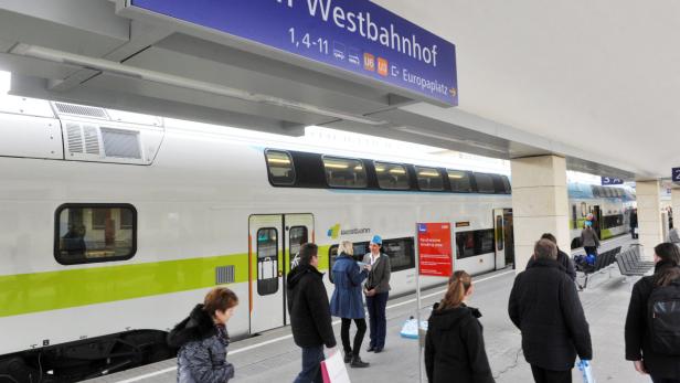 Westbahn,Westbahnhof,Bahnsteig,Westbahn Waggon