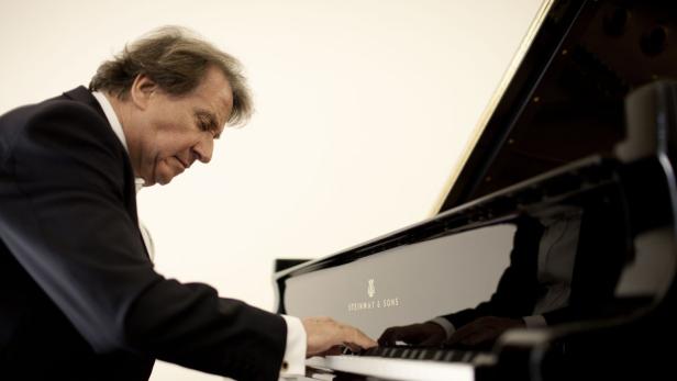 Rudolf Buchbinder Photo: Marco Borggreve