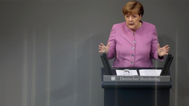 Merkel bei ihrer Regierungserklärung