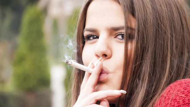 Derzeit darf in Österreich jeder ab 16 rauchen