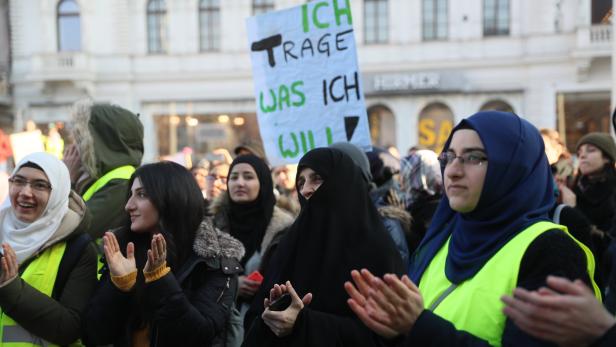 Demonstration gegen das Verbot für Burka und Niqab in Wien (Archivbild)