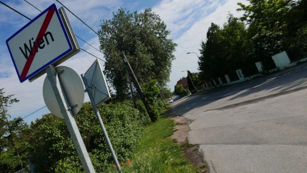 Am Stadtrand: Steht diese Ortstafel im Norden, Westen, Süden oder Osten der Hauptstadt?