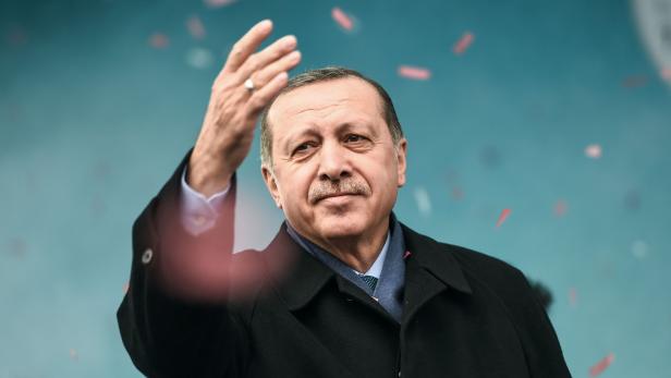 Der türkische Präsident Erdogan kritisiert die Niederlande.