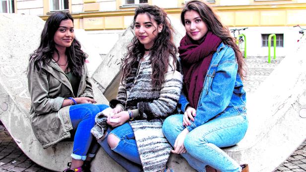 Hasnaa (14), Melisa (16) und Livi (15)