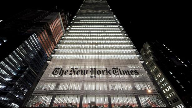 epa03676897 (FILE) A file photo dated 08 December 2008 showing a night view of the New York Times building in New York, New York, USA. The New York Times company reported a sharp drop in profits and revenue 25 April 2013 as advertising fell and the growth in online subscriptions slacked off. The newspaper company said it earned 3.1 million dollars in net income, compared to 42.1 million a year earlier, while revenue declined 2 per cent to 465.9 million dollars. Despite the disappointing financial results the company is on the right track to building a sustainable digital business, chief executive Mark Thompson said. EPA/JUSTIN LANE