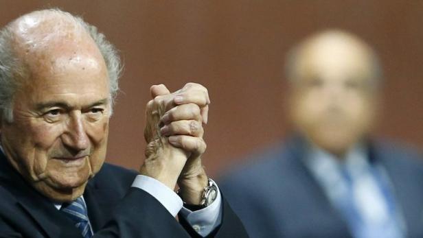 Sepp Blatter darf vier weitere Jahre im Amt verweilen.