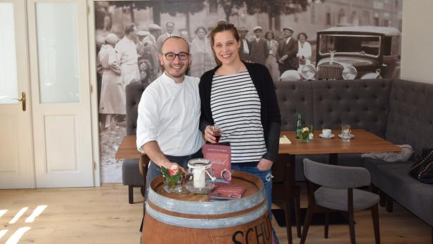 Saskia Jungnikl und Philipp Kroboth in der Kanzlei. Die beiden kennen sich seit ihrer Schulzeit.