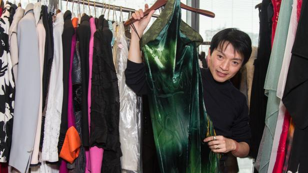 Designer La Hong plagen Geldsorgen