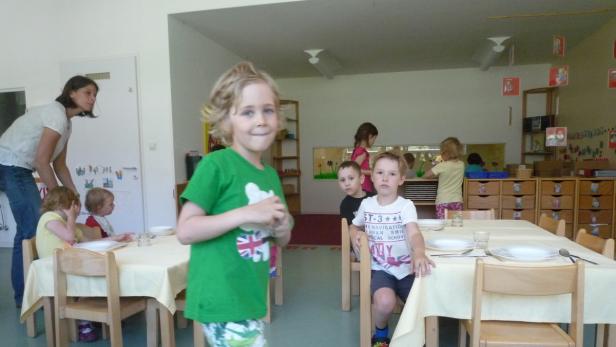 Die frechen Buben vom Kiwi Kindergarten: Moritz (grünes T-Shirt), Maximilian (weiß) und Alexander dahinter