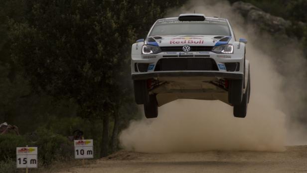 Ogier liegt auf Sardinien auf Siegkurs.