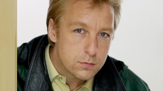 Ein Porträt des Schauspielers Dominic Raacke.