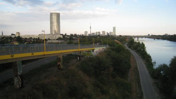 Der Floridotower steht deutlich abseits der anderen Hochhäuser