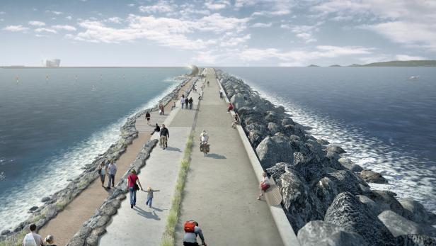 Menschen spazieren und fahren auf einem langen, steinigen Damm am Meer entlang.