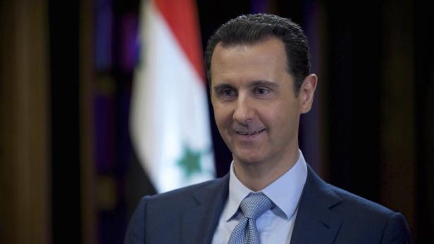 Syriens Präsident Assad wird von der US-geführten Allianz über die Luftangriffe informiert.