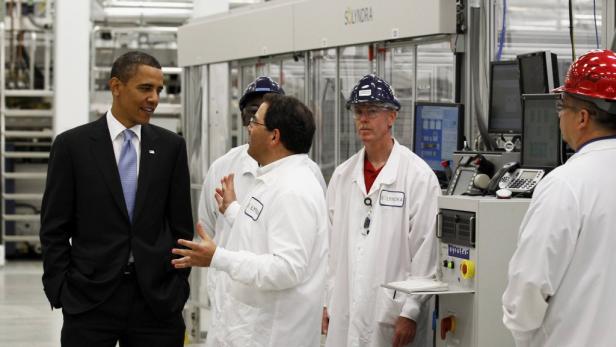 „Yes, we can“, versprach Präsident Obama: Doch von Job-Initiativen und einem Schub für neue Technologien spürten die meisten Amerikaner wenig, die Arbeitslosenrate bleibt hoch