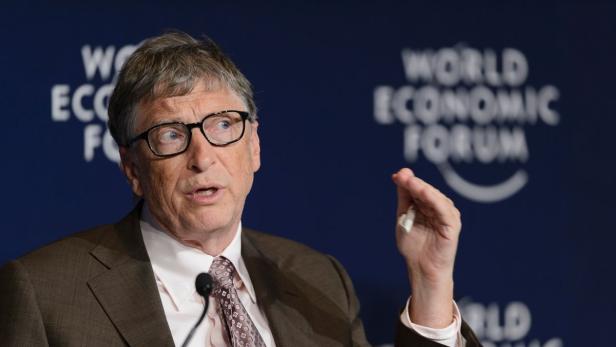 Bill Gates spricht auf einer Veranstaltung des Weltwirtschaftsforums.