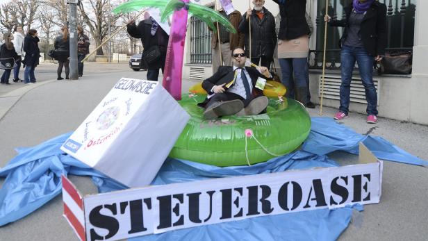 Weitere Mittel sollen durch eine verstärkte Bekämpfung von Steuerbetrug lukriert werden, dafür ist ein eigenes Amt im Finanzministerium vorgesehen. Auch steuervermeidende Maßnahmen wie Offshore-Konstruktionen in Niedrigsteuerländern sollen eingeschränkt werden.