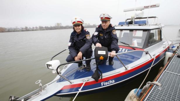 Frau aus Donau gerettet