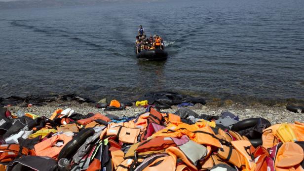 Flüchtlinge bei der Ankunft auf einer griechischen Insel.