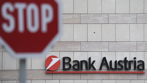Sozial- und Finanzminister wollen den Pensionsvorstoß der Bank Austria stoppen.