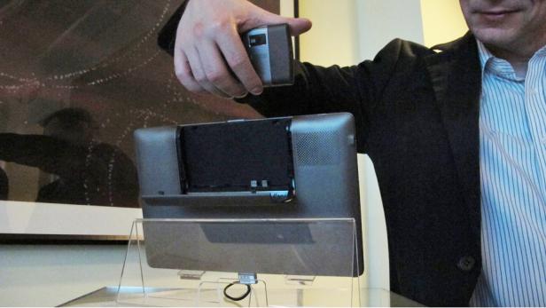 Asus zeigt Smartphone-Tablet-Kombi