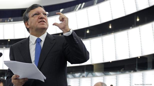 European Commission President Jose Manuel Barroso addresses the European Parliament during a debate on the upcoming EU summit, in Strasbourg, November 21, 2012. REUTERS/Vincent Kessler (FRANCE - Tags: POLITICS)