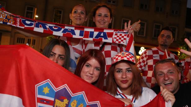 Kroatische Fans verwandelten die Ottakringer Straße gestern zum wiederholten Male in eine Fanmeile.