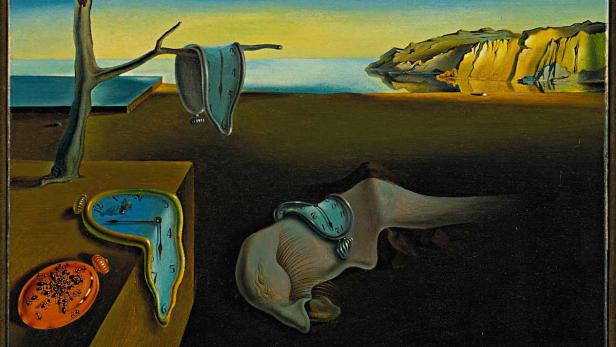 Salvador Dalís „Die Beständigkeit der Erinnerung“ zeigt zerfließende Uhren in einer surrealen Landschaft.