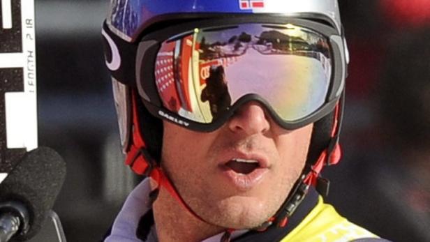 epa03553313 Norway&#039;s Aksel Lund Svindal reacts during the third men&#039;s downhill training of the Alpine Skiing World Cup in Kitzbuehel, Austria, 24 January 2013. EPA/HERBERT NEUBAUER