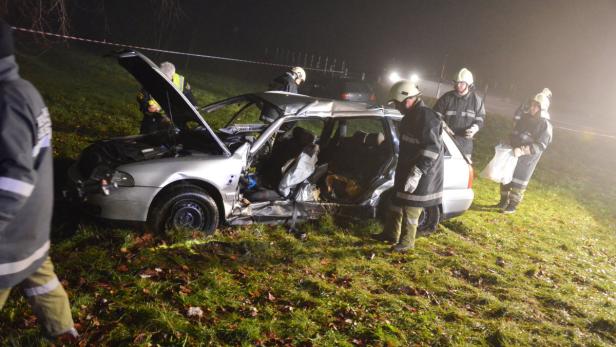 Stopptafel missachtet, zwei 20-Jährige tot