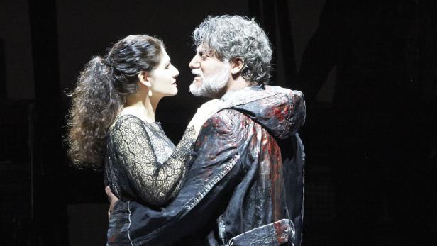 Steigerten sich: Anja Harteros (Desdemona) und José Cura (Othello).