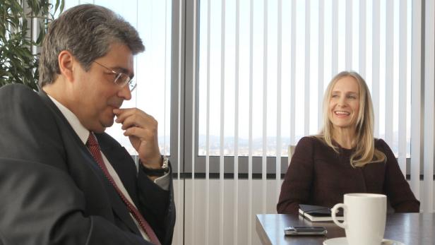 Siemens-Chef Wolfgang Hesoun holte mit Eveline Steinberger-Kern wieder eine Frau in sein von Männern dominiertes Top-Management.