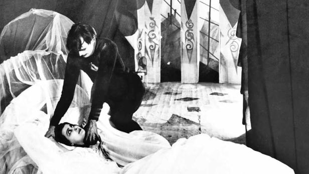 Eine Szene aus dem Stummfilm „Nosferatu“ mit Max Schreck und Greta Schröder.