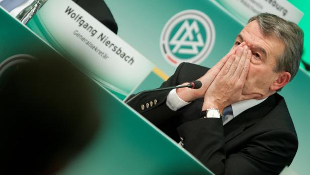 Ex-DFB-Präsident Wolfgang Niersbach kommt immer mehr unter Druck.