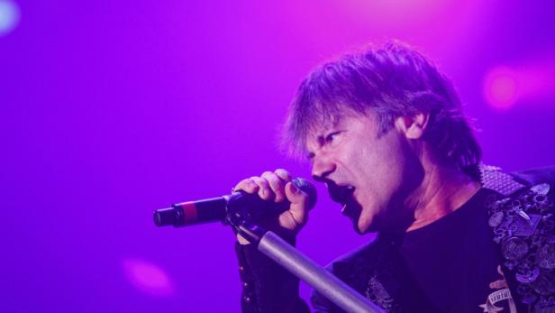 Iron-Maiden-Sänger Bruce Dickinson lieferte mit seiner umjubelten Band den Höhepunkt des zweiten Tages