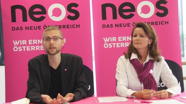 Die Neos-Führung: Stellvertreter Stefan Schobesberger (26) und Landessprecherin Judith Raab (45).