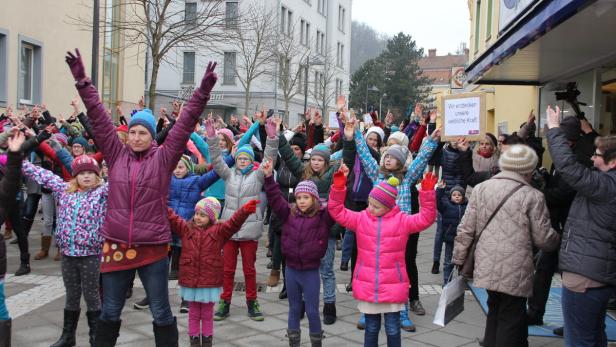 Imposantes Tanzspektakel am Hauptplatz Amstetten
