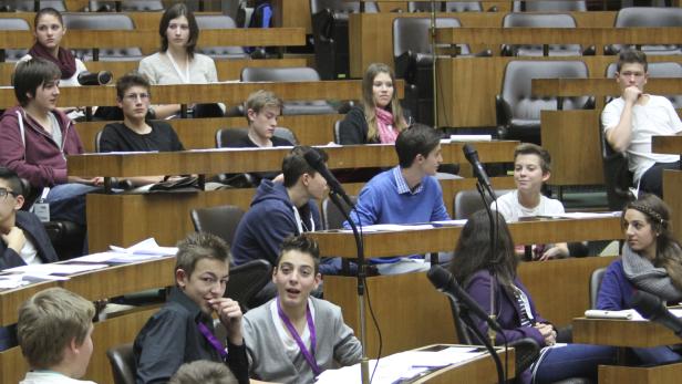 Abgeordnete für einen Tag - diesmal beim Jugendparlament Schüler_innen aus Tirol