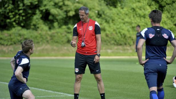 FUSSBALL: TRAINING RED BULL SALZBURG / HÜTTER Adi Hütter gibt in Salzburg den Ton vor.