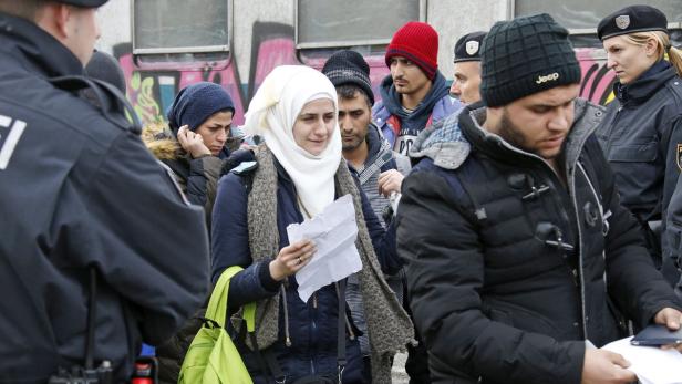 Ankommende Flüchtlinge auf dem Weg nach Deutschland (Archivbild).