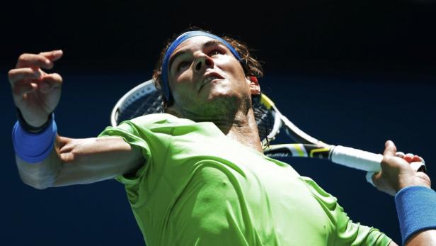 Nadals Knie hält, Federer kampflos weiter