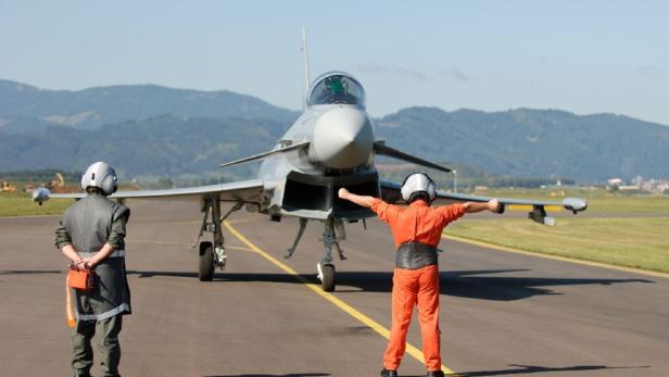 Flugverbot für Eurofighter: Sie bleiben mangels Geld am Boden.