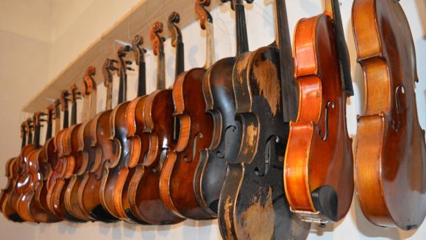 Reparieren, restaurieren, anfertigen: Gabor Kilyenfalvi liebt die Arbeit an Geigen