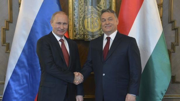 Demonstratives Strahlen in einem EU-Land: Russlands Präsident Wladimir Putin bei Ungarns Premier Viktor Orban