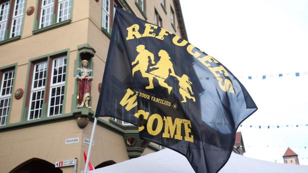 Flüchtlinge: Kosten für Deutschland bei 50 Mrd.