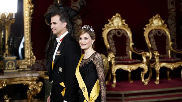 Felipe VI. und Letizia: Gemeinsam sind sie ein starkes Paar, das sich bestens ergänzt. 66 Prozent der Spanier sehen Felipe positiv, sie schätzen seine Bescheidenheit und sein „normales“ Leben.