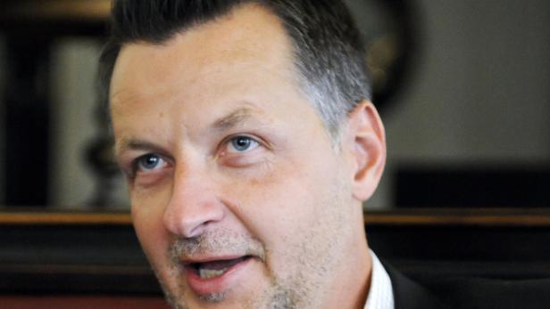 INTERVIEW MIT ÖBB-GEWERKSCHAFTER ROMAN HEBENSTREIT Hebenstreit: Reallohnverluste am laufenden Band.