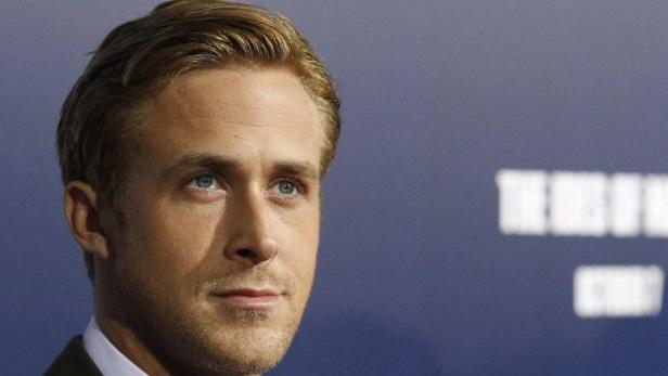 Cast member Ryan Gosling poses at the premiere of &quot;The Ides of March&quot; at the Samuel Goldwyn theatre in Beverly Hills, California September 27, 2011. The movie opens in the U.S. on October 7. REUTERS/Mario Anzuoni (UNITED STATES - Tags: ENTERTAINMENT HEADSHOT)